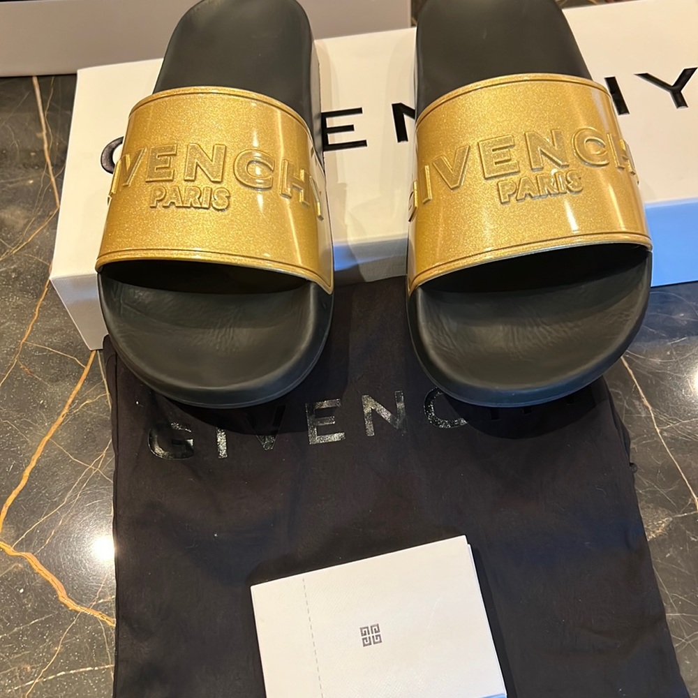 Givenchy Flip Flop